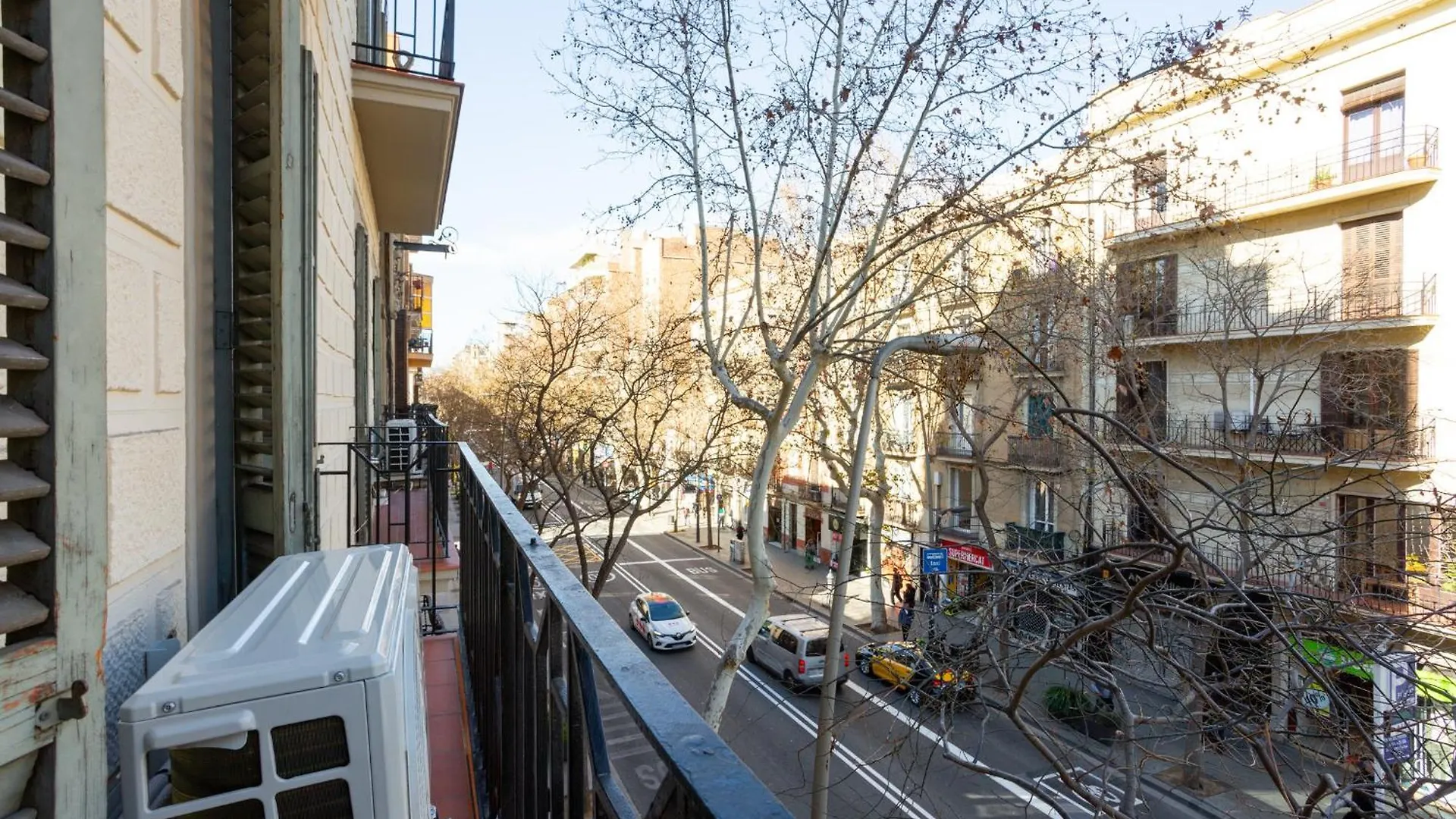 11Crc1037 Newly Decorated Apartment Near Sants Station Barcelona